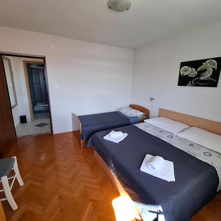 Apartmani Luka Baška Voda المظهر الخارجي الصورة