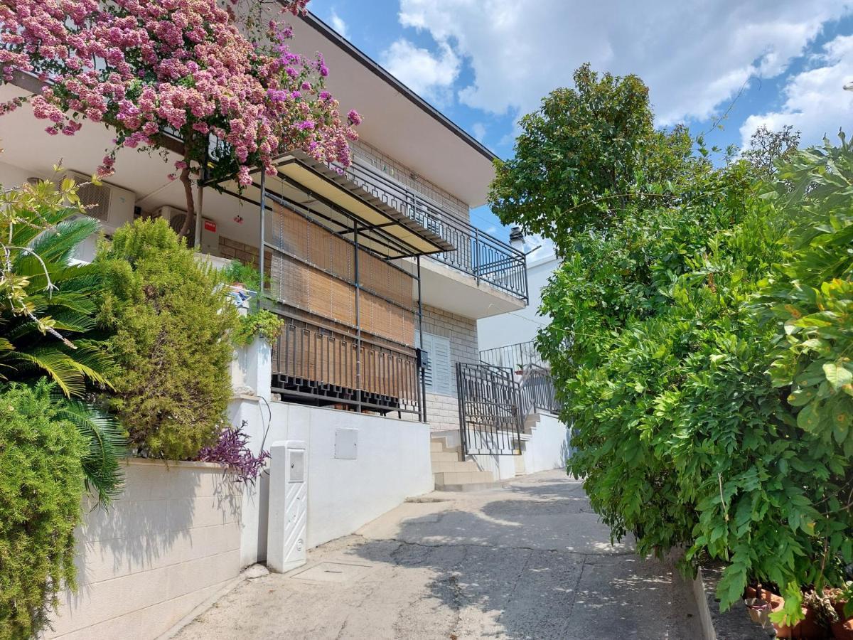 Apartmani Luka Baška Voda المظهر الخارجي الصورة
