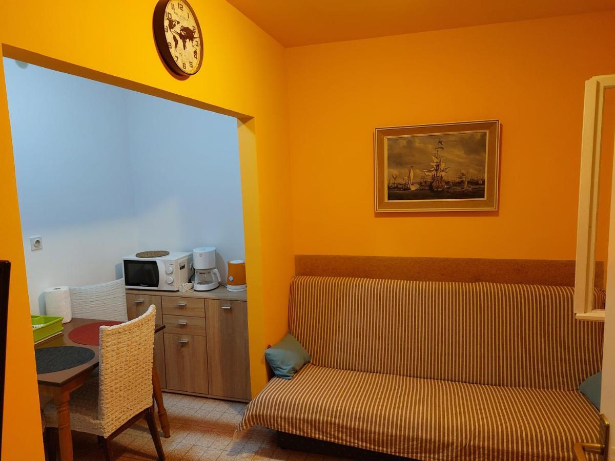 Apartmani Luka Baška Voda المظهر الخارجي الصورة