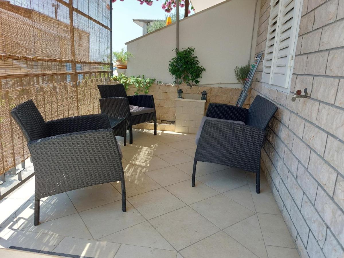 Apartmani Luka Baška Voda المظهر الخارجي الصورة