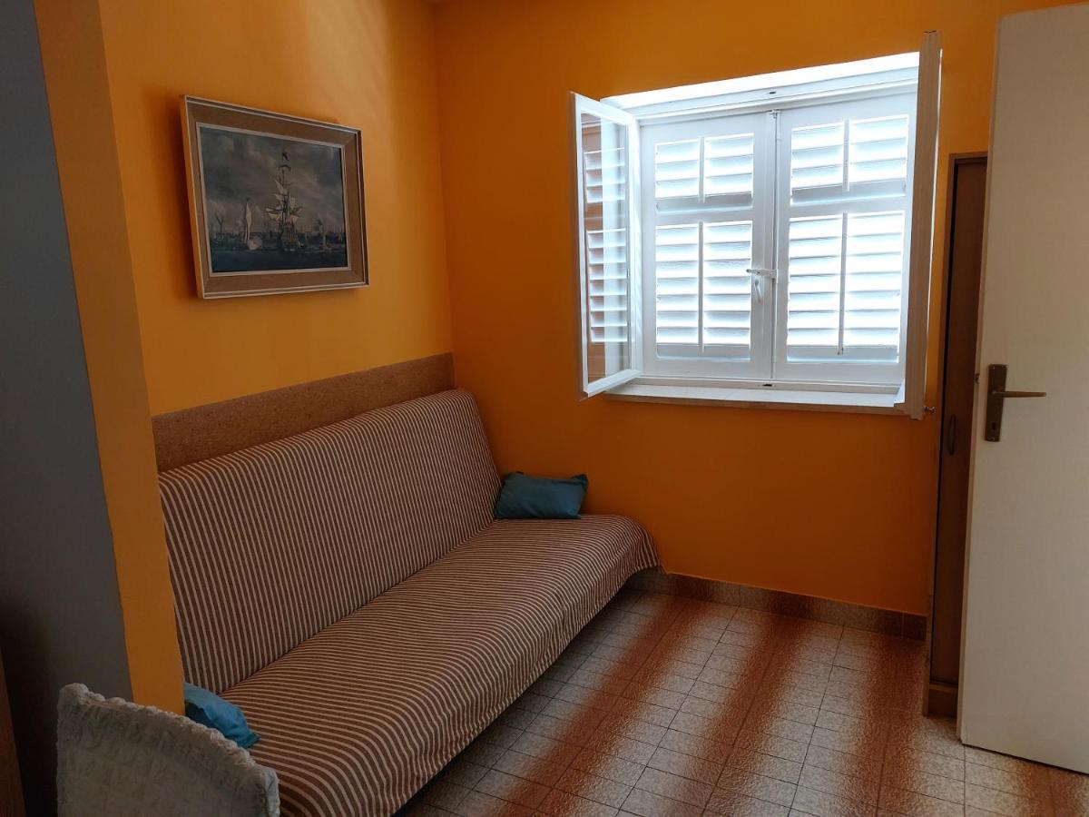 Apartmani Luka Baška Voda المظهر الخارجي الصورة