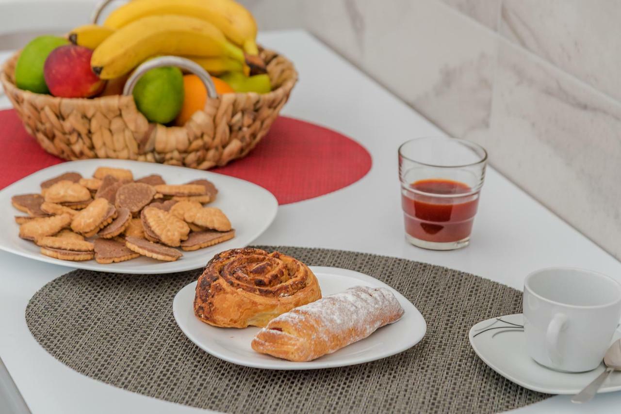 Apartmani Luka Baška Voda المظهر الخارجي الصورة