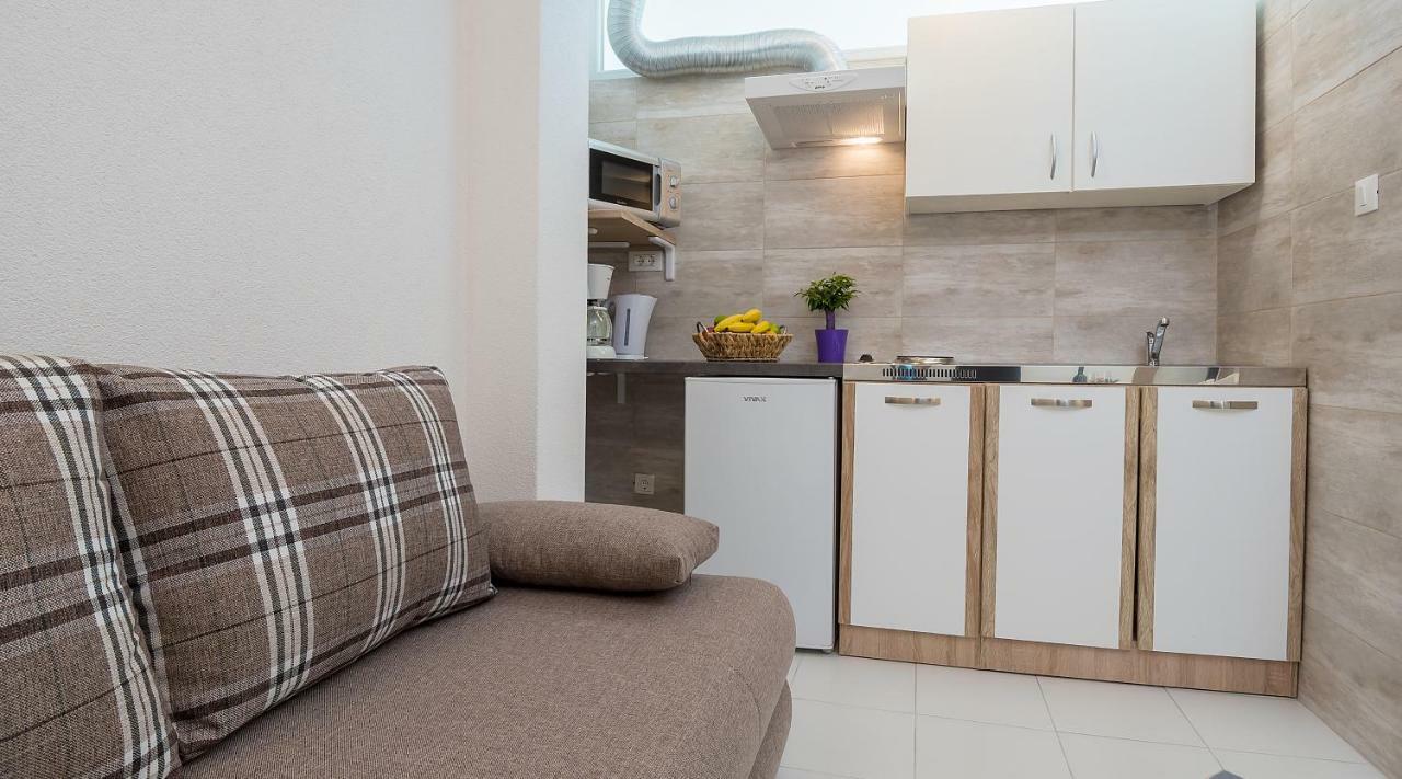 Apartmani Luka Baška Voda المظهر الخارجي الصورة