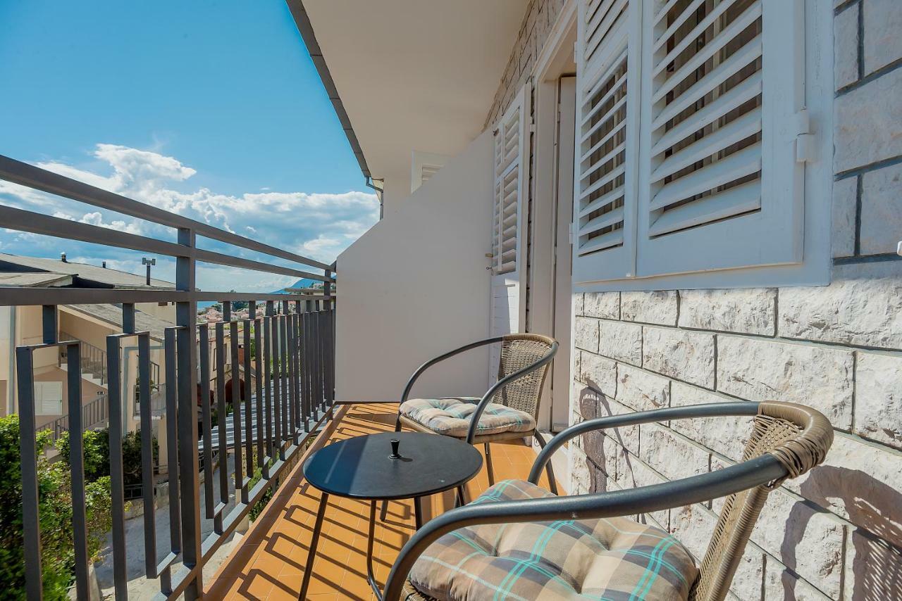 Apartmani Luka Baška Voda المظهر الخارجي الصورة