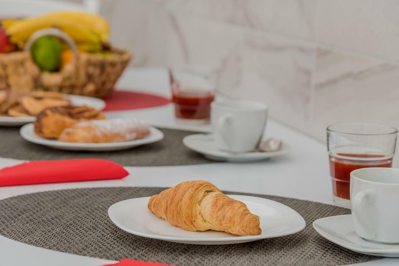 Apartmani Luka Baška Voda المظهر الخارجي الصورة
