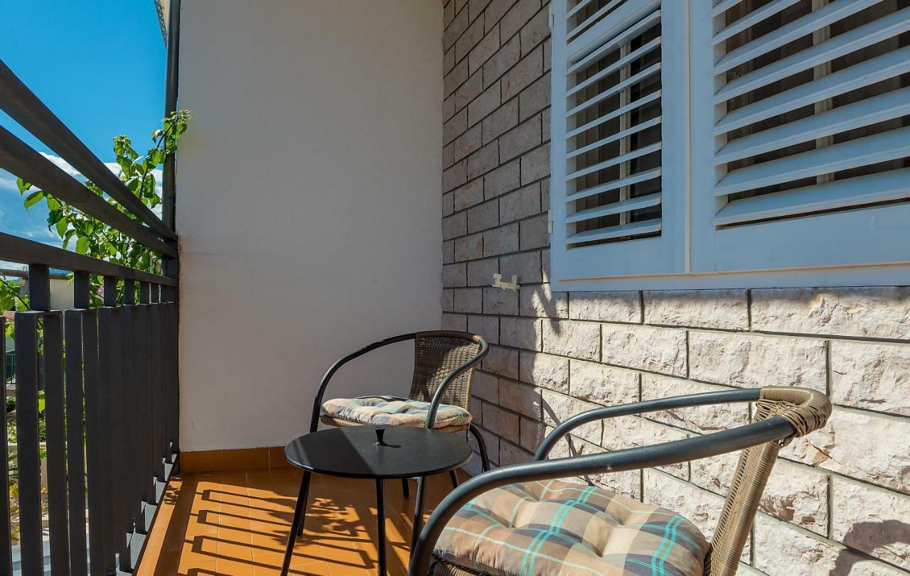 Apartmani Luka Baška Voda المظهر الخارجي الصورة