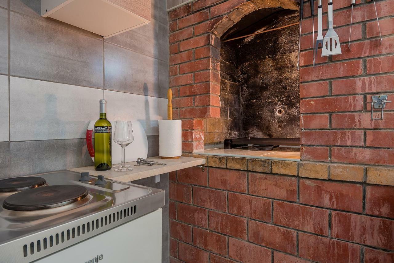 Apartmani Luka Baška Voda المظهر الخارجي الصورة