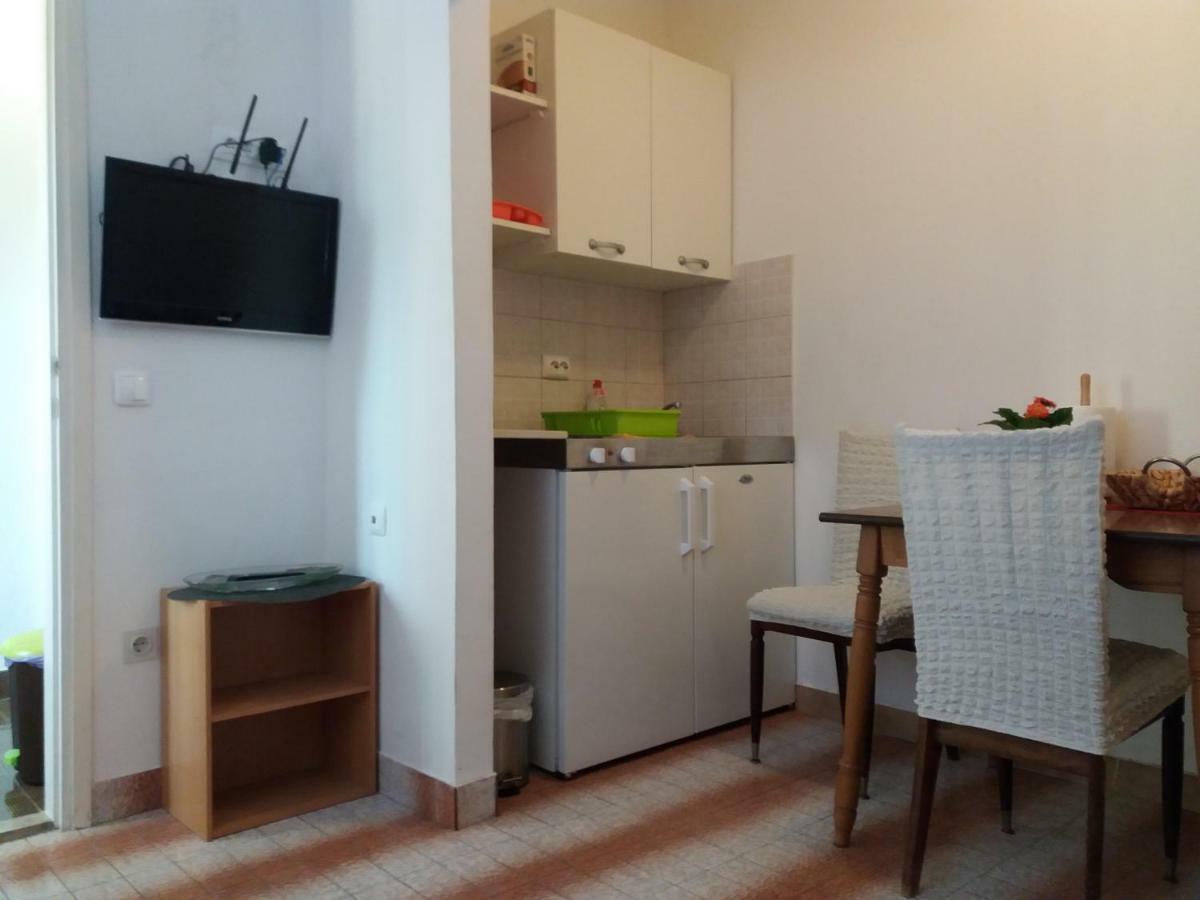 Apartmani Luka Baška Voda المظهر الخارجي الصورة